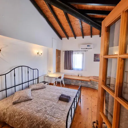 Mountains Retreat & *