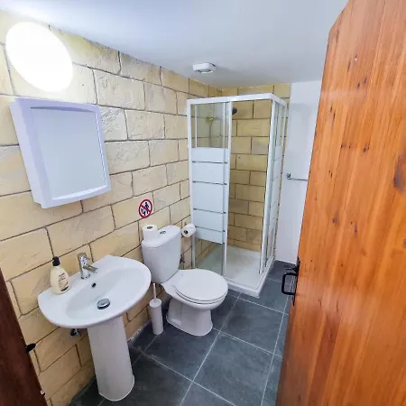 Mountains Retreat & Agios Theodoros