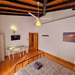 Апартаменты Mountains Retreat & *