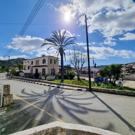 Mountains Retreat & Agios Theodoros