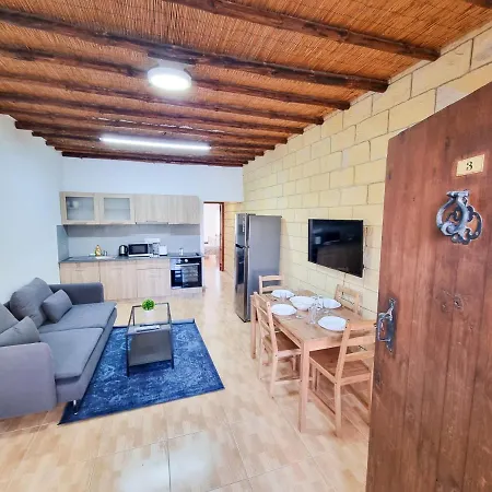 Mountains Retreat & Apartment