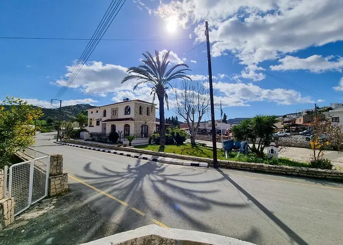 Mountains Retreat & Agios Theodoros