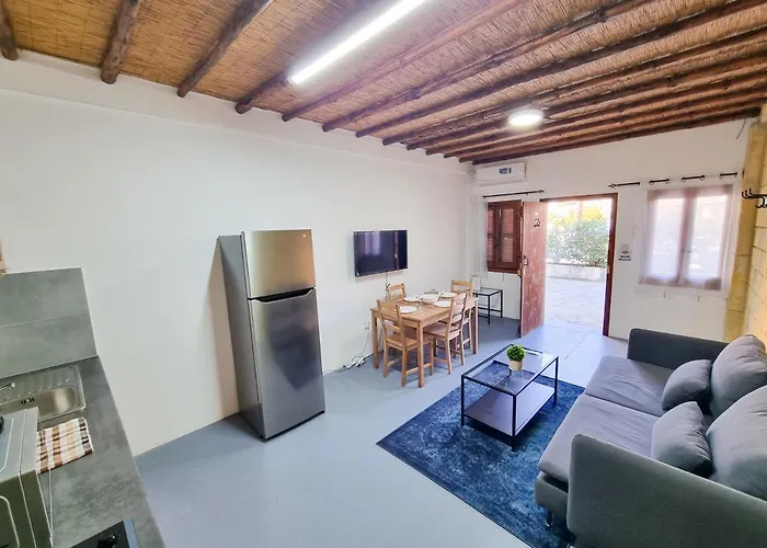 Mountains Retreat & Agios Theodoros